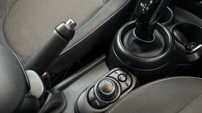 MINI Hatchback 1.5 Cooper Classic 3dr Auto Petrol Hatchback